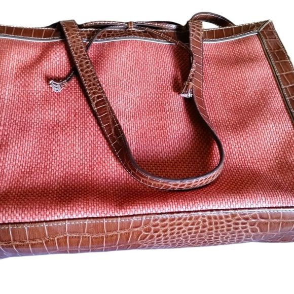 Liz Clayborn Large Pink Tote Bag - Picture 3 of 6